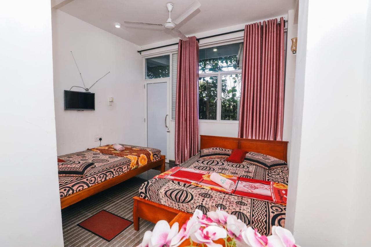 Delight Reich Hotel Peradeniya Exterior photo