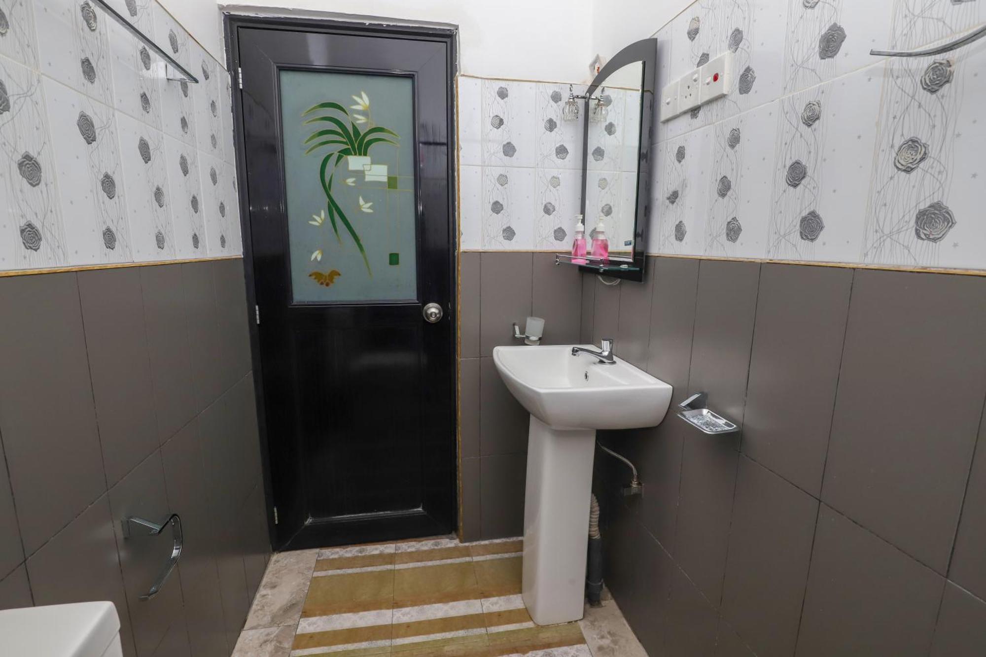 Delight Reich Hotel Peradeniya Room photo