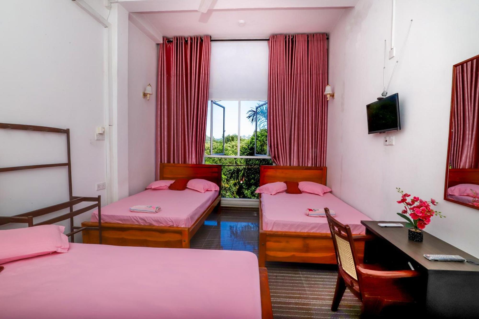 Delight Reich Hotel Peradeniya Room photo